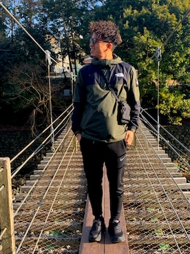 「カーキアウター」｜「アイテム（ジャケット/アウター）」を使った、櫻井建将さん（メンズ・174cm）の春コーディネート