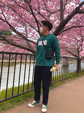 「ニコアンド」｜「アイテム（スウェット）」を使った、櫻井建将さん（メンズ・174cm）の春コーディネート
