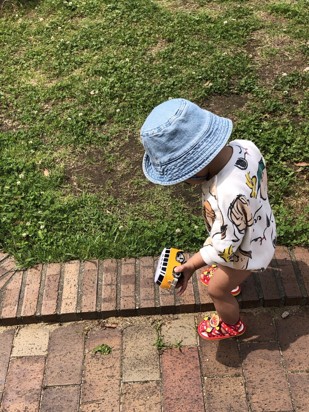 「1歳5ヶ月、男の子コーデ、男の子ベビー、キャラクターコーデ」｜「GAPのアイテム（ハット、ブルー系）」を使った、soyunさん（レディース・154cm）の秋コーディネートの1枚目の写真