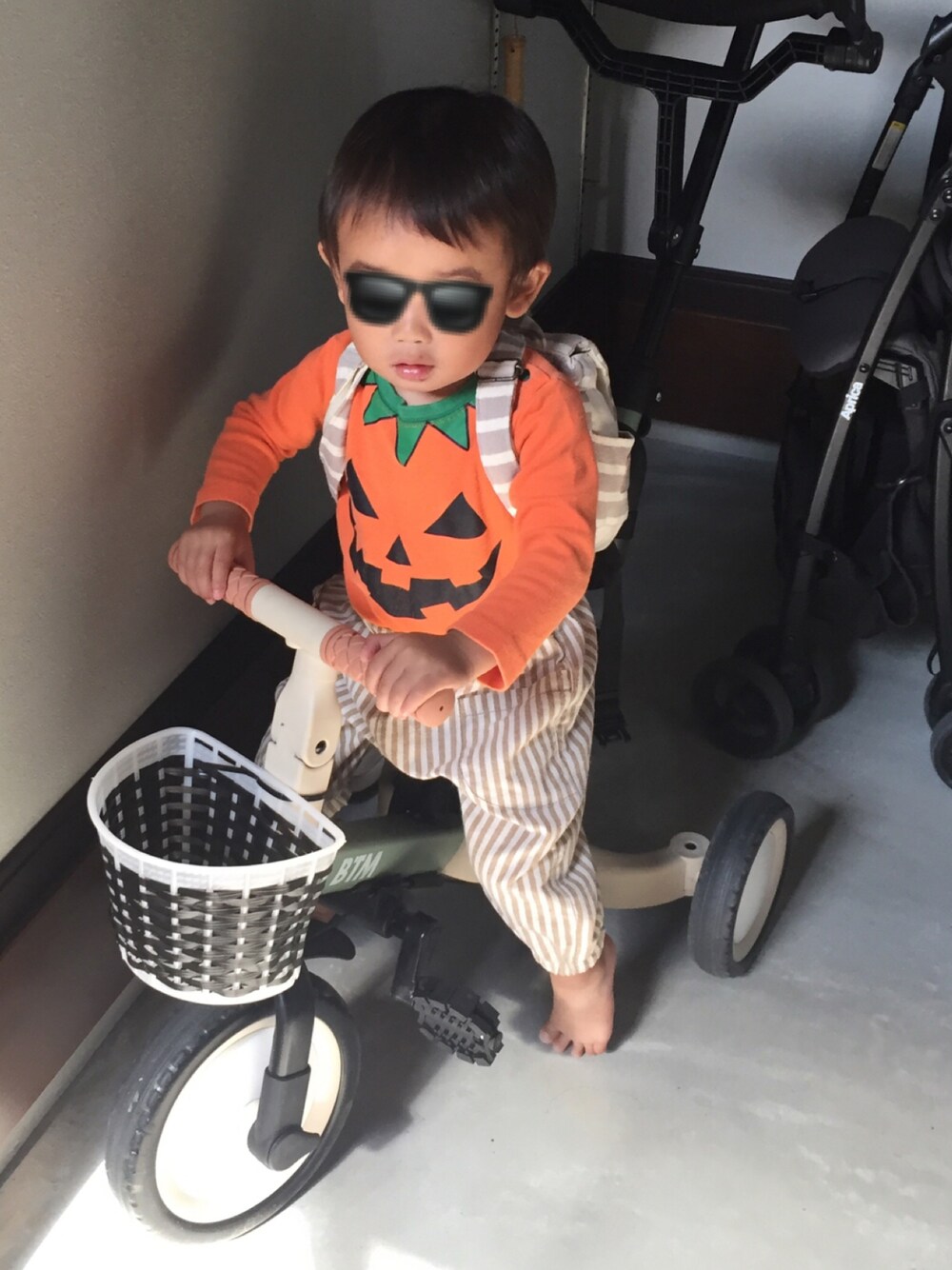 「ハロウィンコーデ、1歳10ヶ月、男の子コーデ」｜「西松屋のアイテム（Tシャツ/カットソー、オレンジ系）」を使った、soyunさん（レディース・154cm）の秋コーディネートの1枚目の写真