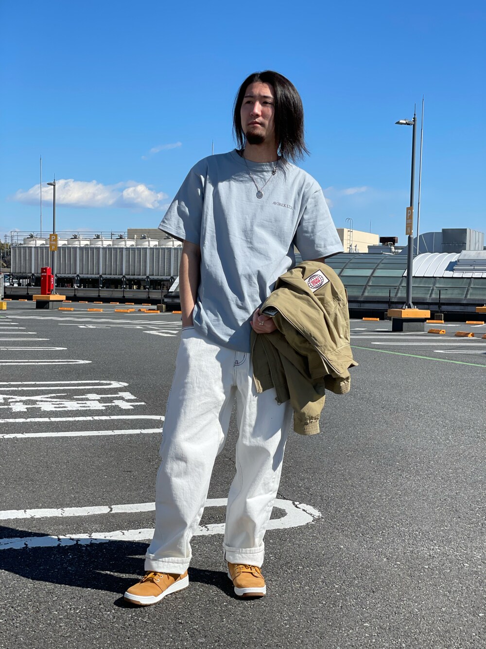 「Tシャツ、AVIREX、オーバーサイズ、キレイめ、休日コーデ、ペインターパンツ、夏コーデ、AVIREXららぽーと横浜、ファッションの力を信じよう、Today is Ito」｜「AVIREXのガールズ アイ パッチ Tシャツ/GIRLS EYE PATCH T-SHIRT / アヴィレックス / AVIREX（Tシャツ/カットソー、ブルー系）」を使った、伊藤英俊さん（メンズ・179cm）の冬コーディネートの1枚目の写真