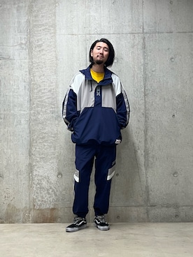 「AVIREX（アヴィレックス）のアイテム（ナイロンジャケット）」を使った、伊藤英俊さん（メンズ・179cm）の秋コーディネート