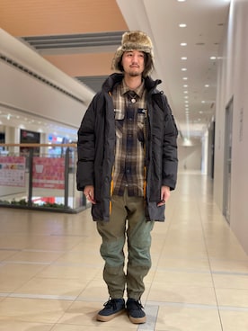 「AVIREX（アヴィレックス）のアイテム（ダウンジャケット/コート）」を使った、伊藤英俊さん（メンズ・179cm）の秋コーディネート