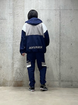 「AVIREX（アヴィレックス）のアイテム（ナイロンジャケット）」を使った、伊藤英俊さん（メンズ・179cm）の秋コーディネート
