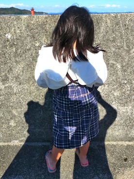 「フリルトップス」｜「アイテム（スカート）」を使った、みっとさん（キッズ・110cm）の秋コーディネート