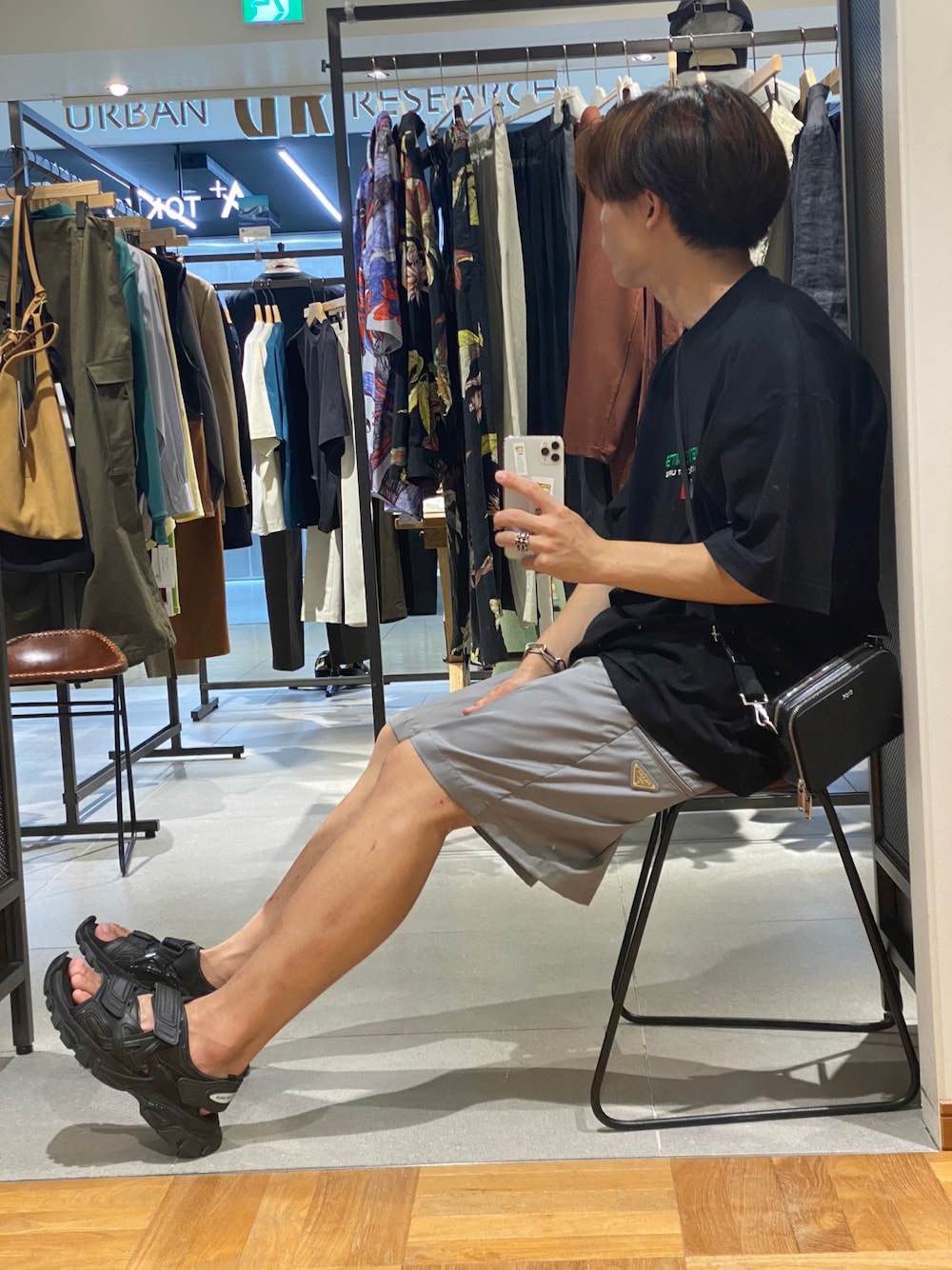 【モコモコした独特の風合い】BALENCIAGA ブークレ素材 サンダル BALENCIAGA*もこもこロゴフェイクムートン厚底ミュール サンダル