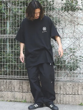 「Dickies（ディッキーズ）のDickies/ディッキーズ LOOSE FIT ダブルニー センタープレス ワークパンツ スケーターパンツ イージーパンツ 85283 レングス32 2026年春夏（チノパンツ、ブラック系）」を使った、naotoさん（メンズ・172cm）の春コーディネート