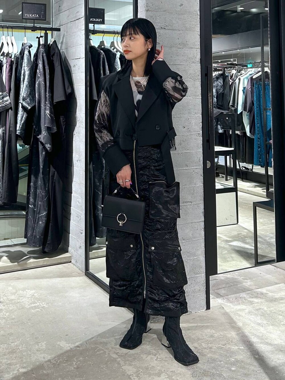 EDGY MODE】ソデレースショートジャケットを使った人気ファッション