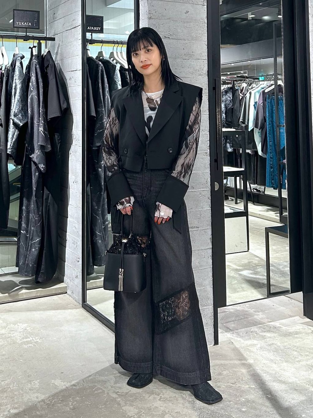 EDGY MODE】ソデレースショートジャケットを使った人気ファッション