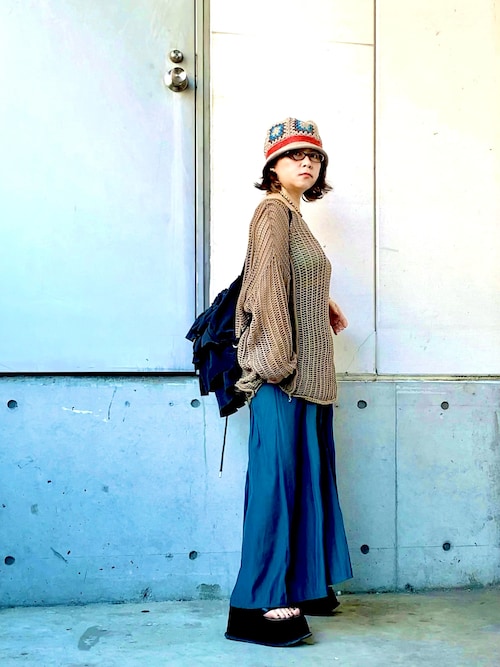 Jeanasis ジーナシス のニット セーターを使った人気ファッションコーディネート Puntosdecultura