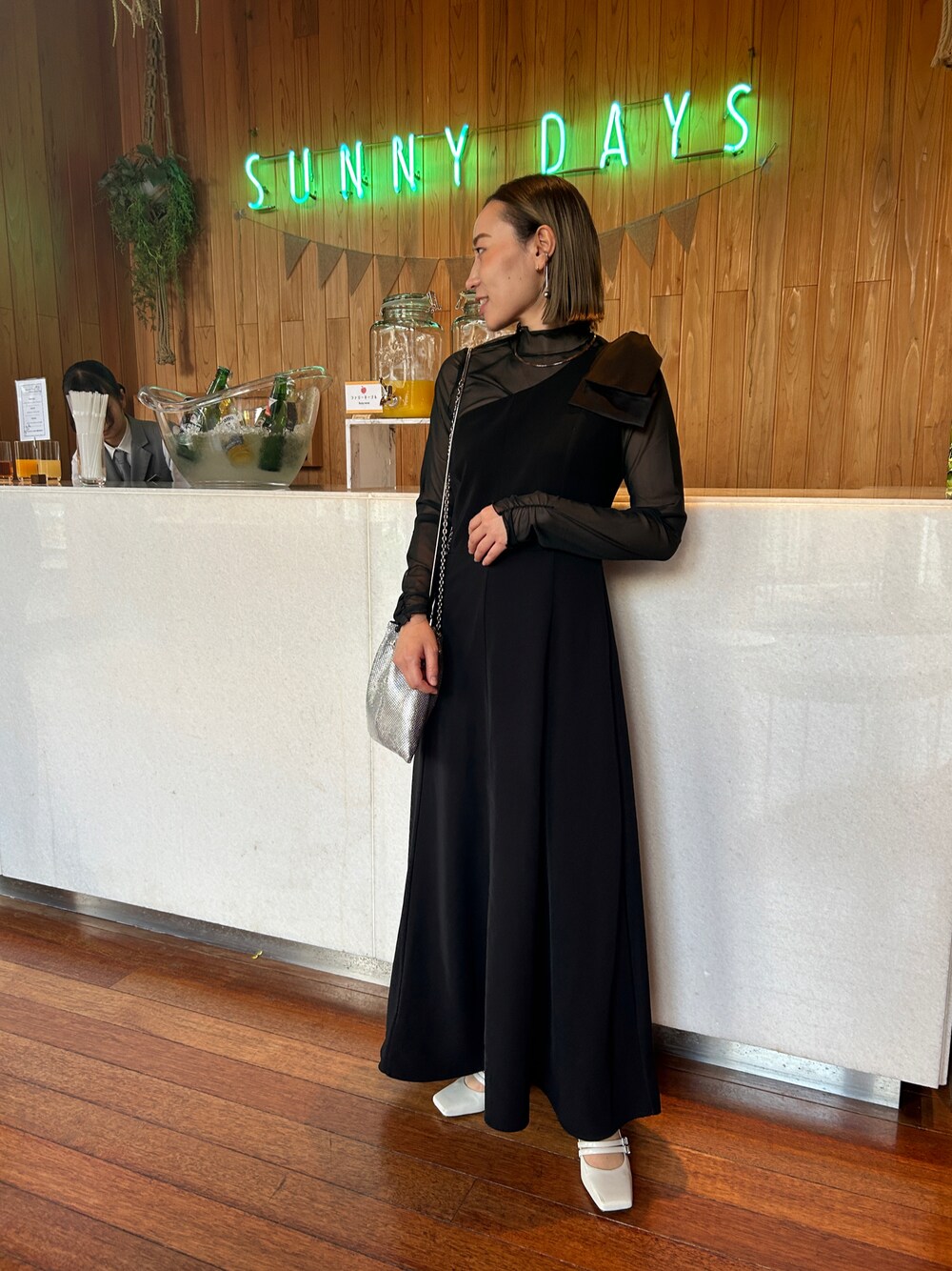 「リエディ、MEISM、オケージョン、オケージョンスタイル、結婚式、ブラックコーデ、モノトーン、きれいめコーディネート、ワンピース、お呼ばれスタイル、クリスマスに着たい服、クリスマスコーデ」｜「Re:EDITの[2023-24 WINTER COLLECTION][MEISM by Re:EDIT][低身長/高身長サイズ有]リボン付きワンショルダーフレアワンピース（ワンピース、ブラック系）」を使った、Risaさん（レディース・158cm）の冬コーディネートの1枚目の写真