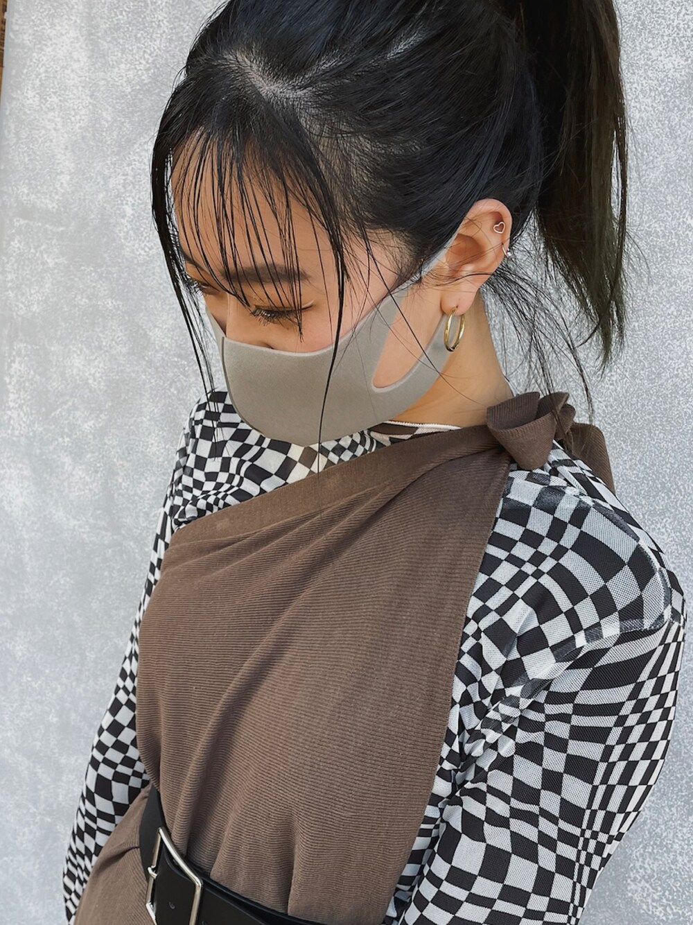 「春服、ラフ、今日のコーデ、休日コーデ、ootd」｜「JEANASISのアイテム（パンツ、ブラウン系）」を使った、𝐘𝐔𝐍𝐀さん（レディース・160cm）の春コーディネートの1枚目の写真