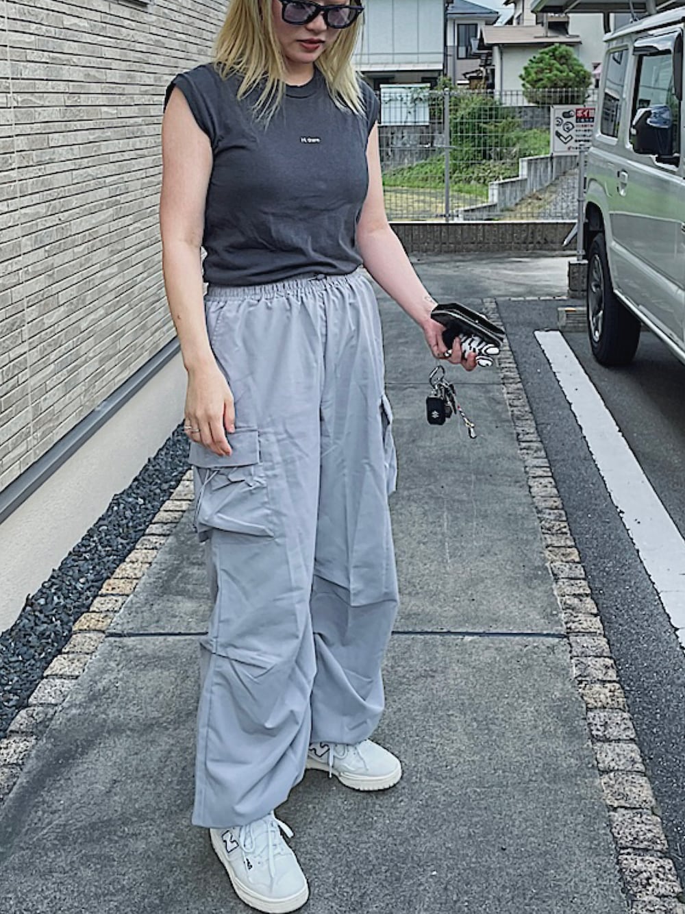 「お出かけコーデ、休日スタイル、楽ちんコーデ、大人カジュアル、パンツコーデ、カーゴパンツ、ootd、プチプラコーデ、夏コーデ、バスケ部風」｜「SHEENのアイテム（カーゴパンツ、グレー系）」を使った、𝐘𝐔𝐍𝐀さん（レディース・160cm）の夏コーディネートの1枚目の写真