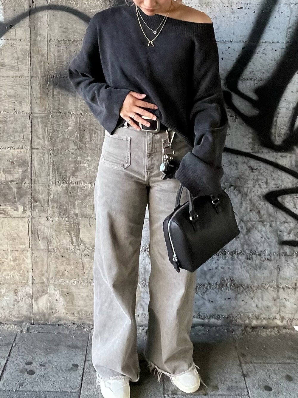 「秋服まるっと大公開、カジュアル、秋コーデ、秋冬コーデ、休日スタイル、ママコーデ、ootd」｜「JEANASISのアイテム（トップス、ブラック系）」を使った、𝐘𝐔𝐍𝐀さん（レディース・160cm）の秋コーディネートの1枚目の写真