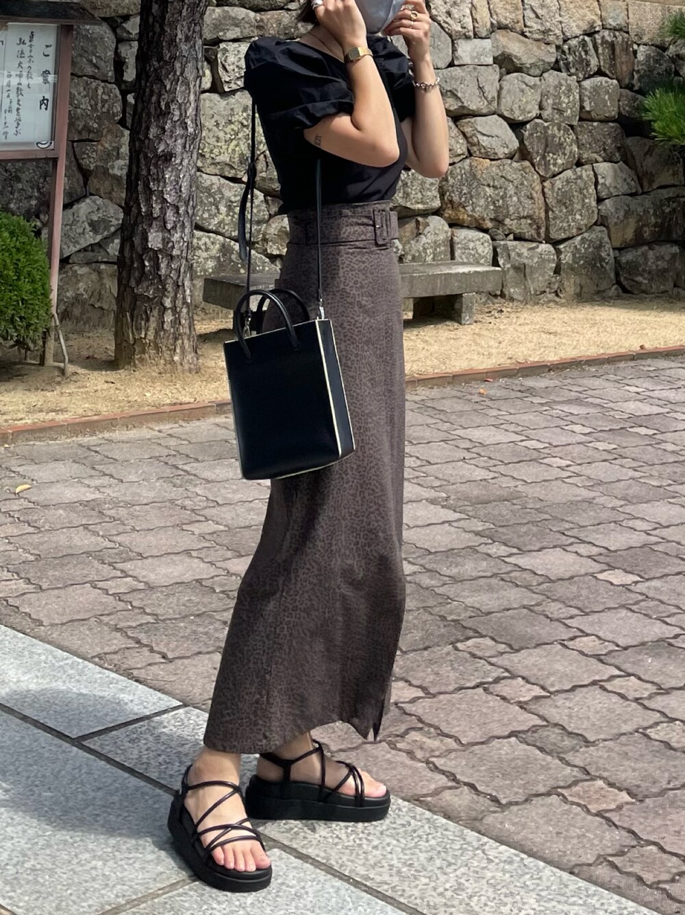 「秋カラー、休日スタイル、ブラック、スカート、outfit、レオパード」｜「SLYのアイテム（スカート、ブラウン系）」を使った、𝐘𝐔𝐍𝐀さん（レディース・160cm）の夏コーディネートの1枚目の写真
