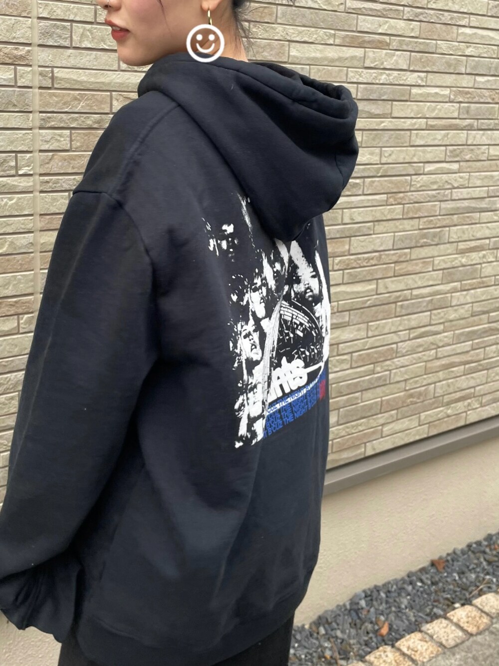 「カジュアルコーデ、パーカー、ママコーデ、ootd、ブラック」｜「ALLSAINTSのGET DOWN PULLOVER HOODIE | GET DOWN プルオーバー フーディー（パーカー、ブラック系）」を使った、𝐘𝐔𝐍𝐀さん（レディース・160cm）の冬コーディネートの1枚目の写真