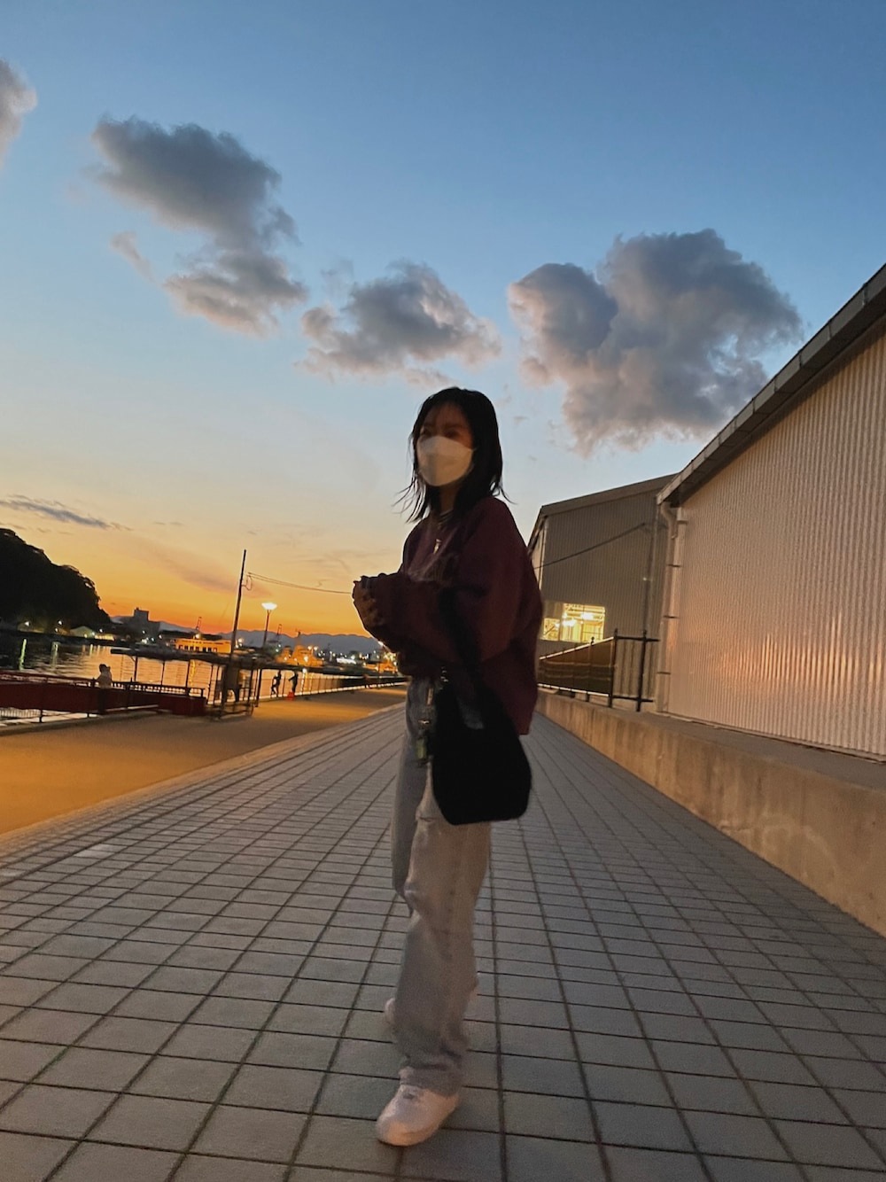 「ootd、大人カジュアル、デニム、トレーナー」｜「GUのアイテム（バッグ、ブラック系）」を使った、𝐘𝐔𝐍𝐀さん（レディース・160cm）の冬コーディネートの1枚目の写真