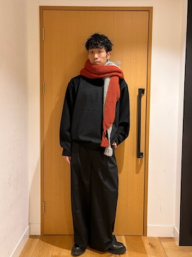 「アイテム（ストール/ショール）」を使った、むらかみ せいさん（メンズ・170cm）の秋コーディネート