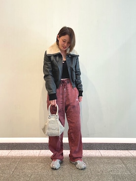 「アイテム（デニムパンツ、レッド系）」を使った、miruru  shimadaさん（レディース・161cm）の秋コーディネート