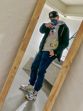「アイテム（スタジャン、シルバー系）」を使った、Ryan Linさん（メンズ・180cm）の冬コーディネート