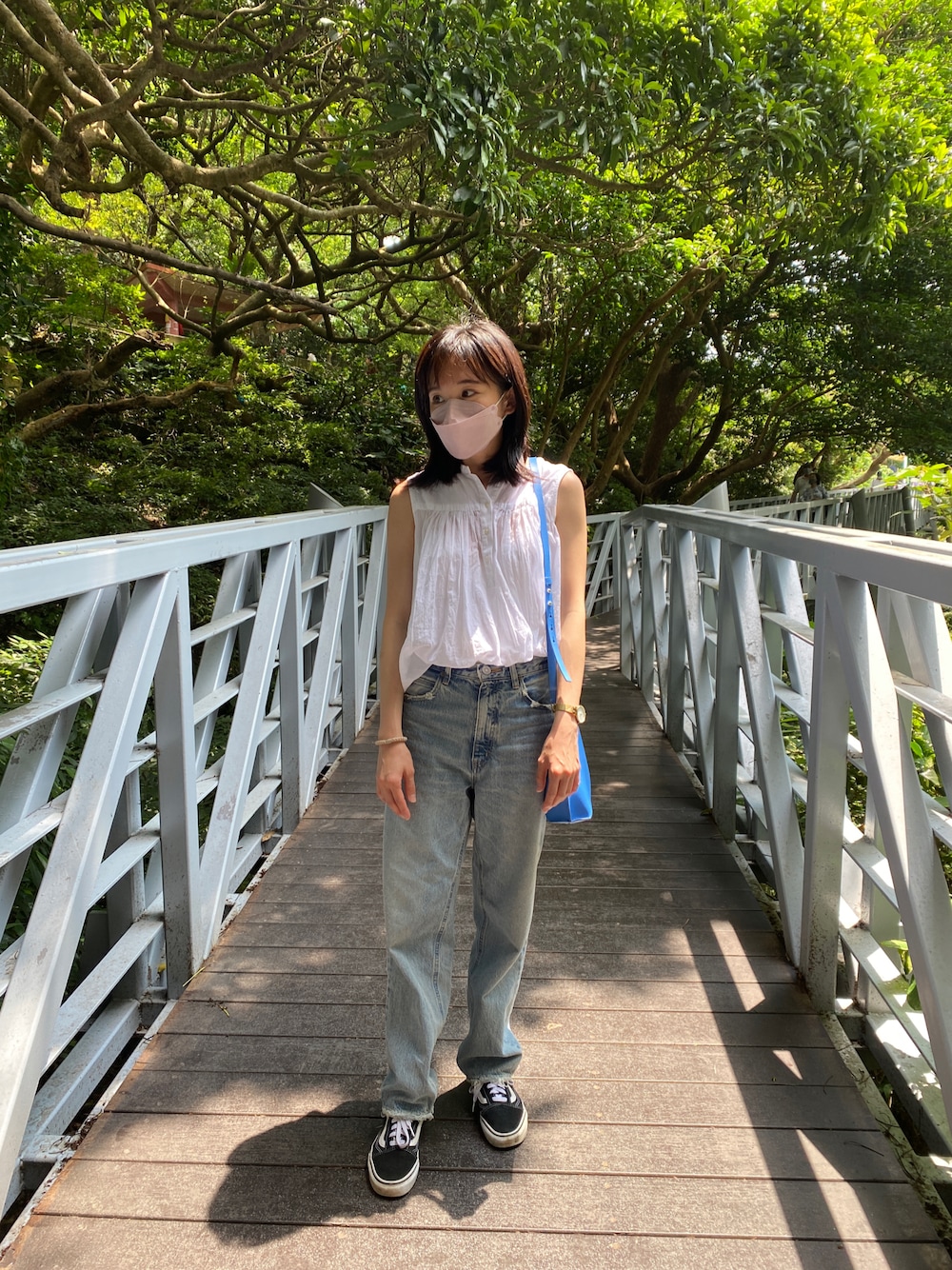 「MUJI Laboのアイテム（トップス、ホワイト系）」を使った、哲さん（レディース・158cm）の春コーディネートの1枚目の写真