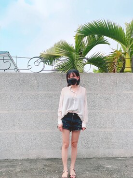 「アイテム（シャツ/ブラウス、シルバー系）」を使った、哲さん（レディース・158cm）の秋コーディネート