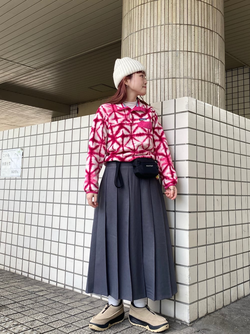 「マフラーぐるぐる、プチプラ、ハーフジップ、休日スタイル、楽チンコーデ、冬服コーデ、大人女子、オトナ女子、オトナカワイイ、おしゃれさんと繋がりたい、冬、今日のコーデ、30代コーデ」｜「arthのarth  Low Gauge Knit Watch / アース（ニットキャップ/ビーニー、ホワイト系）」を使った、ジーさんさん（レディース・161cm）の冬コーディネートの1枚目の写真