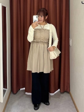「LOWRYS FARM（ローリーズファーム）の【500mlペットボトル収納可】フラップショルダーＢＡＧ 1046881（ショルダーバッグ、ホワイト系）」を使った、かっさーさん（レディース・160cm）の秋コーディネート