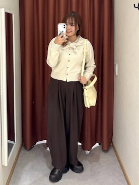 「アイテム（ハンドバッグ、イエロー系）」を使った、かっさーさん（レディース・160cm）の秋コーディネート