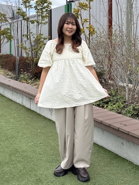 「LOWRYS FARM（ローリーズファーム）のイージーワイドコクーンパンツ 327286（その他パンツ、ベージュ系）」を使った、かっさーさん（レディース・160cm）の春コーディネート