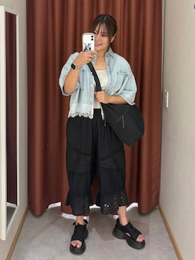 「LOWRYS FARM（ローリーズファーム）のマルチポケットショルダーＢＡＧ 1000269（ショルダーバッグ、ブラック系）」を使った、かっさーさん（レディース・160cm）の夏コーディネート