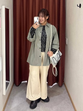「LOWRYS FARM（ローリーズファーム）のオーバーBOXシャツ　1051616（シャツ/ブラウス、グリーン系）」を使った、かっさーさん（レディース・160cm）の秋コーディネート