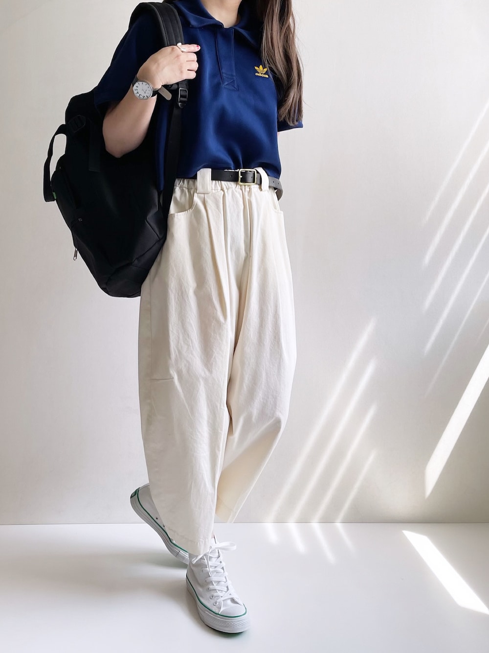 「休日スタイル、きれいめカジュアル、大人カジュアルコーデ、夏ファッション、オトナカジュアル、スポーツミックス、adidas、カジュアル、カジュアルコーデ、夏コーデ、シンプルコーデ、ラフコーデ、シンプル、夏、お出かけコーデ」｜「adidasのアディカラー クラシックス オーバーサイズ クロップ ポロTシャツ / アディダスオリジナルス adidas Originals（ポロシャツ、ブルー系）」を使った、Ayumiさん（レディース・158cm）の夏コーディネートの1枚目の写真