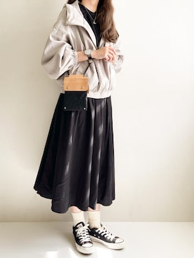 「秋トレンド2021」｜「アイテム（PC・スマホグッズ/家電）」を使った、Ayumiさん（レディース・158cm）の秋コーディネート