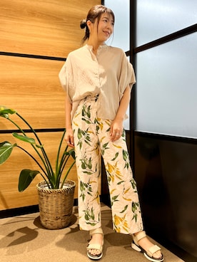 「柄パンツ」｜しおりさん（レディース・164cm）の夏コーディネート