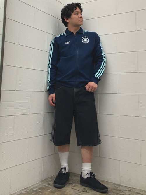 引越の為、格安販売‼️値下げ不可 ドイツ代表 アンセムジャケット リバーシブル adidas ドイツ代表 2024 アンセムジャケット(ホワイト×パープル) JOJ19