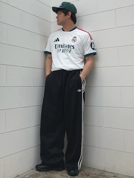 「adidas（アディダス）のレアル・マドリード 26/27 ホーム レプリカ ユニフォーム（トップス、ホワイト系）」を使った、NKさん（メンズ・171cm）の夏コーディネート