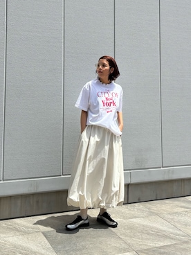 「URBAN RESEARCH（アーバンリサーチ）の『別注』GOOD ROCK SPEED×URBAN RESEARCH　 NYC T-SHIRTS（Tシャツ/カットソー、レッド系）」を使った、サクラコさん（レディース・160cm）の春コーディネート