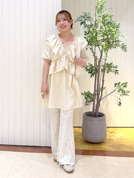 「LOWRYS FARM（ローリーズファーム）のスタイルＵＰクロスカップキャミ　100757（Tシャツ/カットソー、ホワイト系）」を使った、tsukiさんの春コーディネート