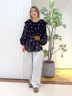 「LOWRYS FARM（ローリーズファーム）のカットイージーカーブパンツ 292362（スウェットパンツ、グレー系）」を使った、tsukiさんの春コーディネート