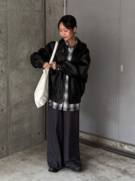 「スラックスパンツ」｜「アイテム（ブルゾン）」を使った、momokaさん（レディース・160cm）の秋コーディネート