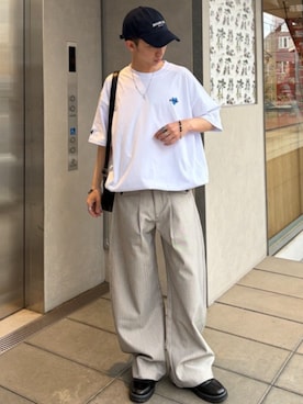 「link lot（リンクロット）の【男女兼用】ハーフムーンワンショルダーPUバッグ（ショルダーバッグ、ブラック系）」を使った、TEEMSTOREさん（レディース・155cm）の夏コーディネート