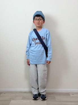 「UNIQLO（ユニクロ）のアイテム（カーゴパンツ、グレー系）」を使った、mocchirhさん（キッズ・110cm）の春コーディネート