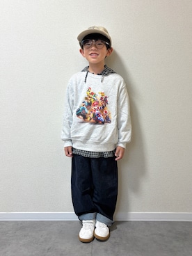 「UNIQLO（ユニクロ）のアイテム（スウェット、グレー系）」を使った、mocchirhさん（キッズ・110cm）の秋コーディネート