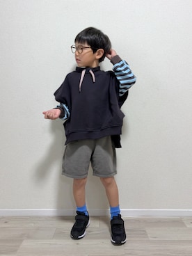 「Ocean&Ground（オーシャン&グラウンド）のﾓｯｸﾈｯｸｽｳｪｯﾄﾍﾞｽﾄ（ベスト、ブラック系）」を使った、mocchirhさん（キッズ・110cm）の春コーディネート