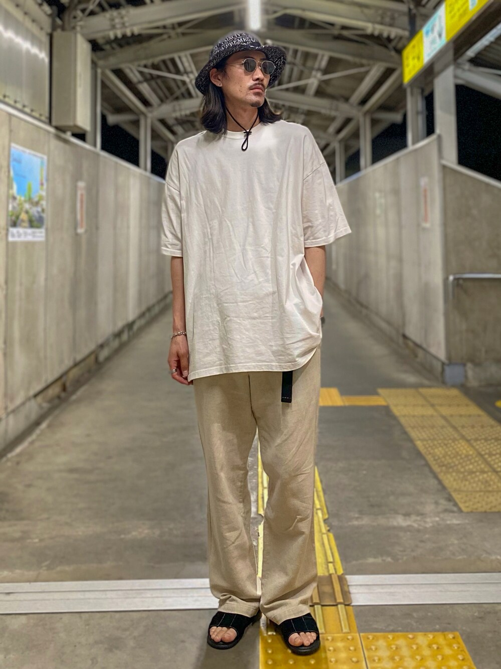 Supreme の帽子を使った「サファリハット」の人気ファッション