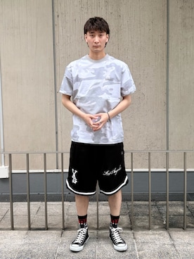 「XLARGE（エクストララージ）のMULTI LOGO CAMO S/S TEE（Tシャツ/カットソー、ホワイト系）」を使った、TOHMAさん（メンズ・173cm）の夏コーディネート
