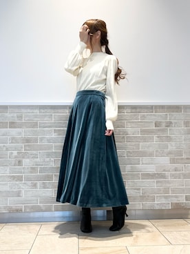 「プリーツ」｜「アイテム（PC・スマホグッズ/家電）」を使った、Wendyさん（レディース・162cm）の秋コーディネート