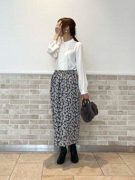 「オフィスカジュアル」｜「アイテム（PC・スマホグッズ/家電）」を使った、Wendyさん（レディース・162cm）の秋コーディネート