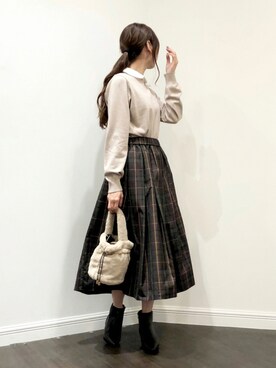 「ガーリーコーデ」｜「アイテム（PC・スマホグッズ/家電）」を使った、Wendyさん（レディース・162cm）の秋コーディネート